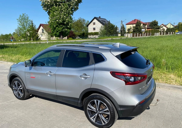 Nissan Qashqai cena 63900 przebieg: 93746, rok produkcji 2018 z Sława małe 301